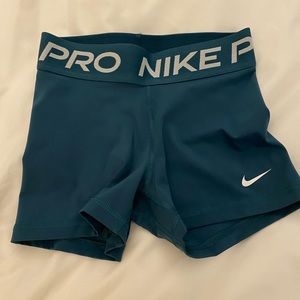Nike pro 3” shorts